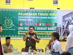Jaksa Masuk Sekolah (JMS), Kejati Riau Berikan Penyuluhan Hukum Siswa Siswi SMA Negeri 1 Rengat Barat