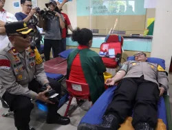 Kawal Buruh di Koja, Kapolres Jakut Ikut Aksi Donor Darah