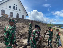 Koramil 1715-01 Oksibil dan Koramil 1715-03 Kurima Kodim 1715/Yahukimo Melaksanakan Karya Bhakti Dalam Rangka HUT Kodam XVII/Cenderawasih Ke-61