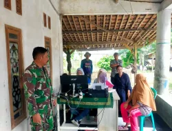 Dekat Dengan Masyarakat Babinsa Dampingi Pembayaran PBB