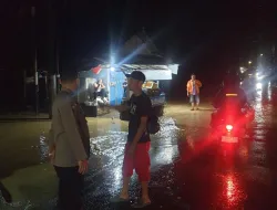 Bencana Alam di Leuwisadeng, Pohon Tumbang dan Sungai Cibeber Meluap Polsek Leuwiliang Beserta Instansi Terkait Lakukan Evakuasi
