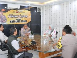 Polres Bogor Melalui Program Jum’at Curhat Terus Layani Aduan Laporan Curhatan Warga Masyarakat Sebagai Wadah Solusi Dari Permasalahan Yang Terjadi  Di Masyarakat