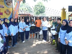 Kegiatan Jumat Berkah PIA Ardhya Garini Gabungan Koharmatau di Kota Bandung