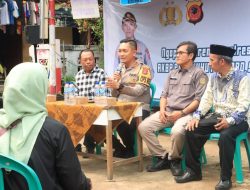 Kapolres Bogor Berikan Edukasi Kepada Warga Ciriung Dalam Kegiatan Ngopi RJ Bareng Kapolres Bogor