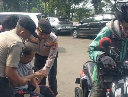 Aksi Mulia, Polsek Kalideres Bantu Melayani Warga Disabilitas Buat Laporan Kehilangan Buku Tabungan