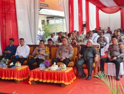 Kapolrestabes Medan Beserta Toko Masyarakat Membunyikan Sirine Menandakan Terbentuknya Polsek Medan Tembung