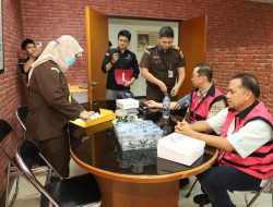 Penyerahan Tersangka TN dan AA Beserta Barang Bukti (Tahap II) Dalam Perkara Komoditas Timah