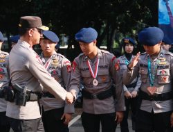 Berprestasi..!, Dua Puluh Lima Personel Sat Brimob Polda Metro Jaya Diberikan Penghargaan