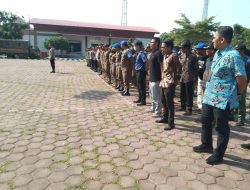 Polsek Pakuhaji Haji Kerahkan Puluhan Personel Kawal Penertiban Bangli