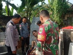 Polsek Cibinong Bersama Instansi Terkait TNI Dan Dinsos Kab Bogor Lakukan Evakuasi Terkait Penemuan Orang Terlantar di Cibinong Diduga Dibuang oleh Orang Tak Dikenal