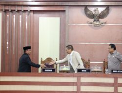 Pj Gubernur Sultra Pertanggung Jawabkan APBD TA 2023 Dalam Paripurna DPRD Sultra
