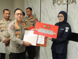 Tingkatkan Citra Positif Polri: Kabid Humas Polda Metro Jaya Berikan Penghargaan