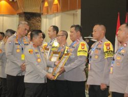 Kapolda Metro Jaya Beri Penghargaan kepada Bhabinkamtibmas