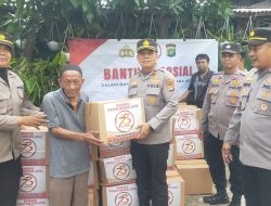 Sambut HUT Bhayangkara ke-78, Polsek Kalideres Distribusikan 75 Paket Sembako kepada Warga