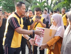 Kompak Sambut HUT Bhayangkara ke-78, Polres Metro Jakbar dan Forkopimko Gelar Aksi Sosial