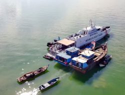 Bakamla RI Geledah Tiga Kapal Tambang Pasir Ilegal di Perairan Karimun