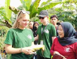 DeTara Foundation Bersama Global Exploration Kembali Menggelar Kunjungan Pelajar Belanda Ke Desa Sukawening