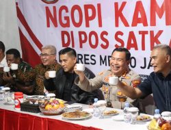 Kapolda Metro Jaya “Ngopi Kamtibmas” di Pos Satkamling RW 05 Harapan Mulya Kemayoran Jakpus