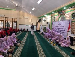 Selamat! Ibu-Ibu Pengurus Majelis Taklim Nurul Fathia Dikukuhkan Wiwik Hargono Tri Adhianto