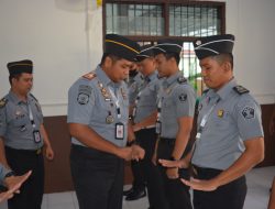 Kedisiplinan Pegawai, Kepala Rutan Bangil Kanwil Kemenkumham Jatim Cek Kerapihan Pegawai