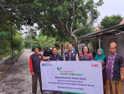 Hutama Karya Perbaiki Jalan dan Salurkan Sembako Untuk Sejumlah Desa Dekat Proyek di Jawa Tengah