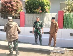 Terkait Perlombaan Kampung Pancasila Danramil 11 Pebayuran Pimpin Pembuatan Gapura