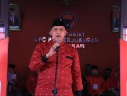 Akhirnya Tri Adhianto Terima Surat Tugas Sebagai Bakal Calon Walikota Bekasi dari PDIP