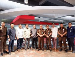 Kapuspenkum Dr. Harli Siregar Sambangi Dapur Redaksi Media TEMPO