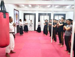 Tingkatkan Kemampuan, Personel Satuan Brimob Polda Metro Jaya Latihan Beladiri Aikido