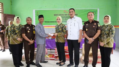 Dalam Rangka HBA ke-64 dan HUT Ikatan Adhyaksa Dharmakarini ke 24, Kejati Maluku Sambangi Panti Asuhan dan Anjangsana