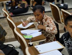 Lin, Putri Suku Oburauw Papua Barat Yang Ingin Mengabdi Lewat Polri