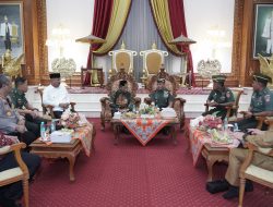 Pangdam VI/Mlw Silaturahmi Dengan Kesultanan Kutai Kartanegara: Bahas kesiapan HUT Ke-79 RI dan Kerukunan Masyarakat