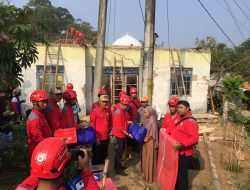 Bakti Sosial Tagana Kabupaten Sukabumi Di Desa Cijambe Bedah 1 Unit Rumah Warga