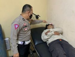 Polsek Parung Panjang Bersama Unit Laka Lantas Sat Lantas Polres Bogor Tangani Olah TKP Terkait Adanya Kecelakaan Lalu Lintas Tunggal Pengendara Motor Alami Luka Berat