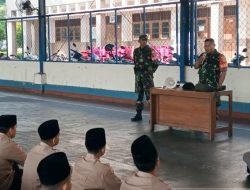 Babinsa Koramil 11 Pebayuran Pimpin MPLS di Pondok Pesantren Al-Bina
