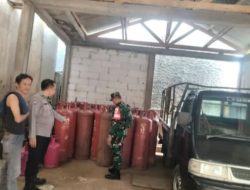 Polsek Gunung Putri  Bersama TNI Tindak Lanjuti Berita Yang Beredar Dengan Lakukan Pengecekan Dugaan Penyuntikan Gas Bersubsidi di Desa Cicadas, Gunung Putri