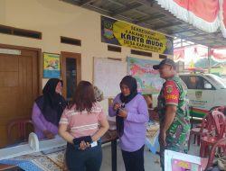 Atasi Stunting: Babinsa Koramil 11 Pebayuran Beri Pendampingan Posyandu dan Pemberian Vitamin A