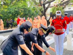 Kenang Jasa Para Pahlawan Dengan Ziarah dan Upacara Tabur Bunga di Hari Pengayoman ke 79