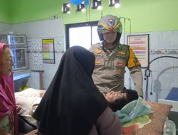 Polsek Megamendung Bersama Instansi Terkait Tangani Terkait Adanya Kecelakaan Laka Lantas Tunggal