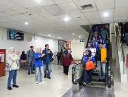 PJU dan Istri Serta Ratusan Personel Sambut Kedatangan Tim Volly Polda Riau