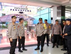 Karoops Polda Jatim Pimpin Apel Gelar Pasukan di Pelabuhan Ketapang Pastikan Kesiapan Pengamanan KTT IAF II 2024 dan HLF-MSP