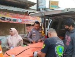 Polsek Gunung Putri Bersama Instansi Terkait Cek Olah TKP Dan Evakuasi Terkait Adanya Penemuan Jasad Di Pinggir Jalan