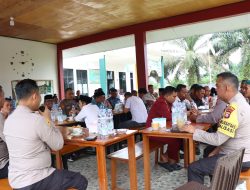 Kapolres Kuansing Pimpin Jumat Curhat di Desa Muara Sentajo Dalam Rangka Cooling System Pilkada Damai Tahun 2024
