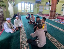 Usai Shalat Jumat, Sat Samapta Polres Kampar Sampaikan Pesan Kamtibmas di Masjid Nurul Huda Bangkinang