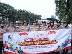 Gabungan Polwan Mabes Polri Dan Polda Metro Gelar Aksi Simpatik Di HUT Ke-76