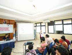 AdMedika Serahkan Beasiswa Pendidikan Bagi Anak Putus Sekolah