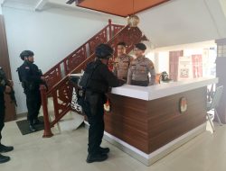 Dalam Rangka OMP LK 2024, Sat Brimob Laksanakan Patroli di KPU Provinsi Riau