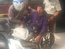 Aksi Sigap Personel Satlantas Jakarta Barat Berikan Pertolongan Cepat pada Korban Kecelakaan di Jalan S. Parman