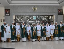 Pasuruan Maju Penuh Maslahat, Kepala Rutan Bangil Beserta Ibu Ketua DWP Rutan Bangil Hadiri Upacara Hari Jadi Kabupaten Pasuruan yang Ke – 1095