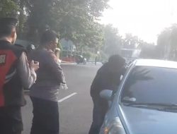 Pengaduan 110 Reaksi Cepat Personil Polsek Metro Menteng Adanya Kendaraan Yang Mengganggu Lalu Lintas
